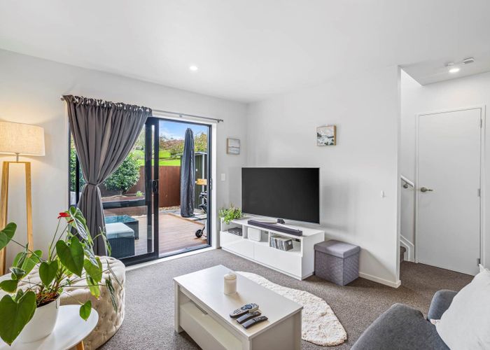  at 6 Jean Alma  Lane, Wattle Downs, Manukau City, Auckland