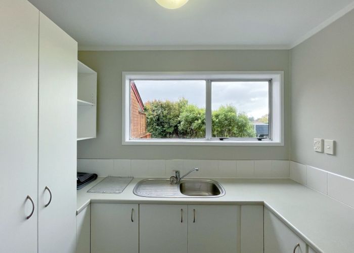  at 2/82  Moore Street, Hillcrest, North Shore City, Auckland