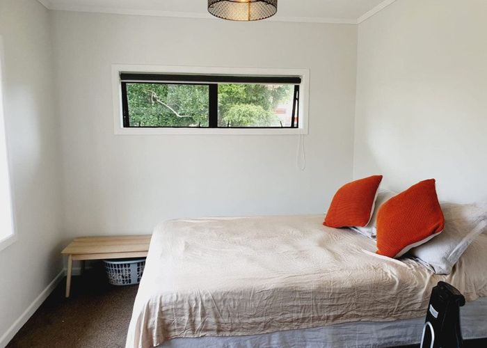  at 10 Kelvin Place, Hamilton East, Hamilton