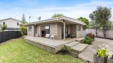  at 1/5 Copley Street, New Lynn, Auckland