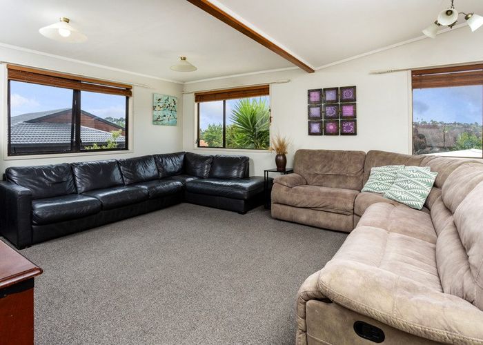  at 34 Unsworth Drive, Unsworth Heights, Auckland