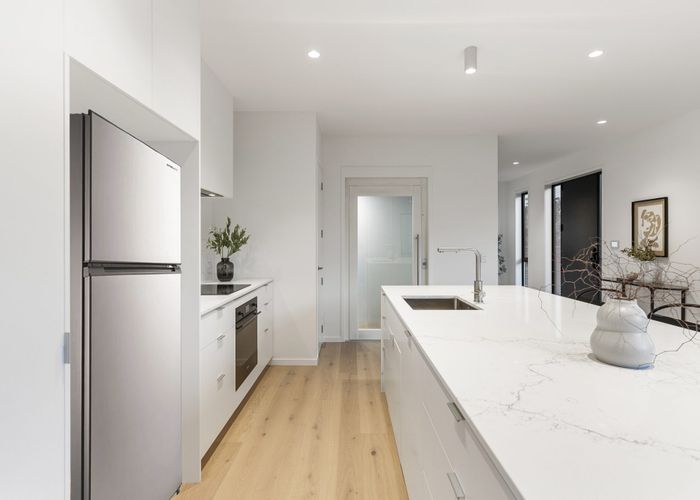  at 31a Lake Pupuke Drive, Takapuna, North Shore City, Auckland