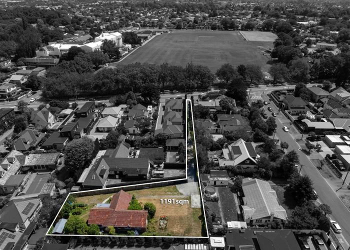  at 86 Straven Road, Fendalton, Christchurch