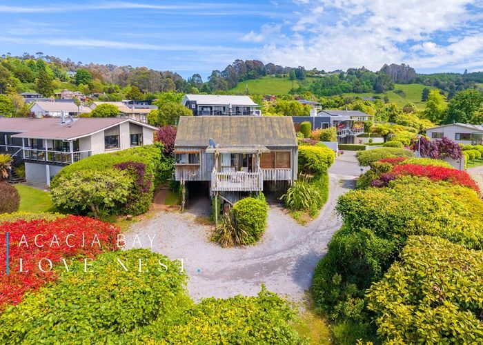  at 10 Dorothy Drive, Acacia Bay, Taupo