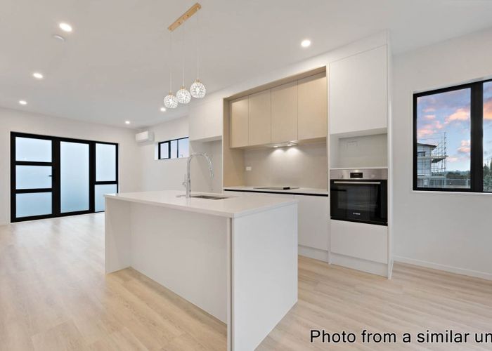  at 17 Whiteywood Street, Westgate, Waitakere City, Auckland