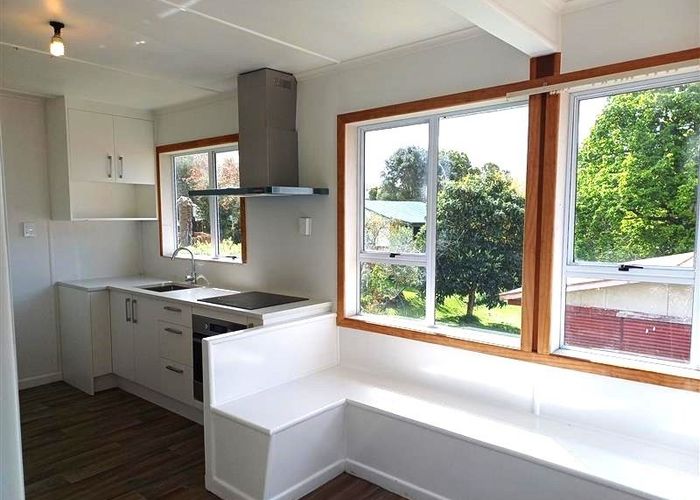  at 20 Roland Hill, Glen Eden, Auckland