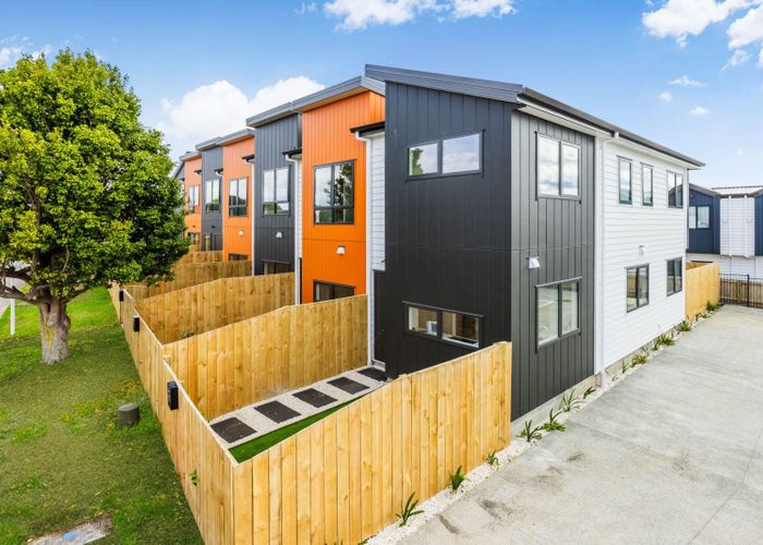  at 2/85 Jaemont Avenue, Te Atatu South, Waitakere City, Auckland