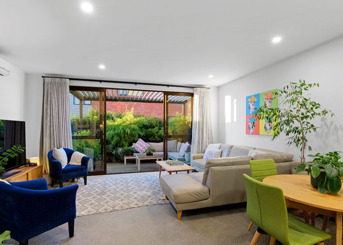  at 2/484 Manchester Street, St. Albans, Christchurch City, Canterbury