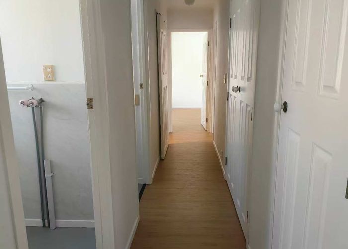  at 24 Derrimore Heights, Clover Park, Auckland