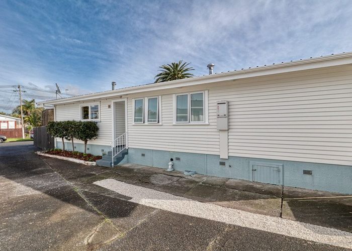  at 11 Meredith Street, Blockhouse Bay, Auckland