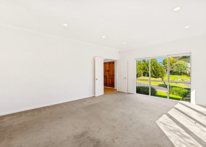  at 2 Opal Close, Rosedale, North Shore City, Auckland