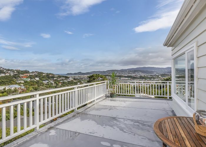  at 43 Nevay Road, Karaka Bays, Wellington