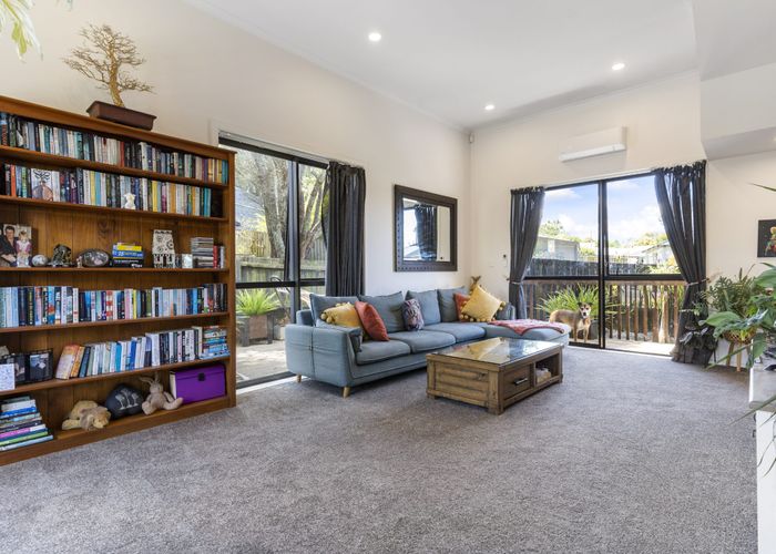  at 8/2 Swan Hill Drive, Glen Eden, Auckland