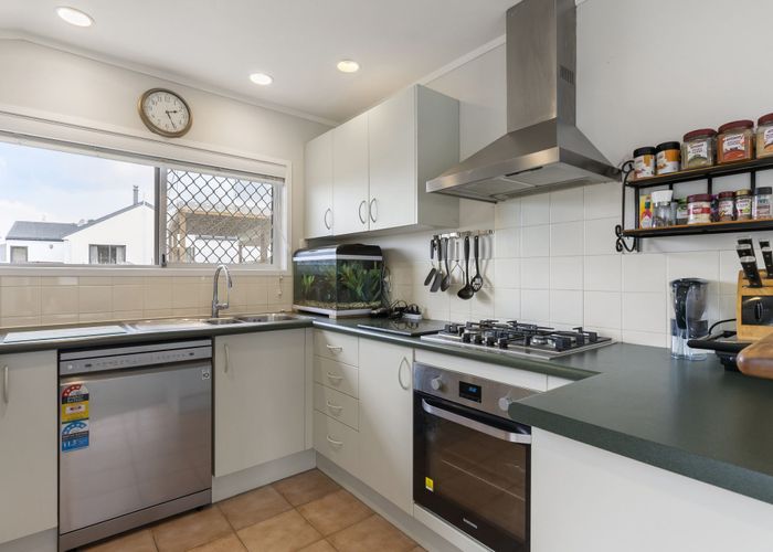  at 17C Mizpah Road, Browns Bay, North Shore City, Auckland