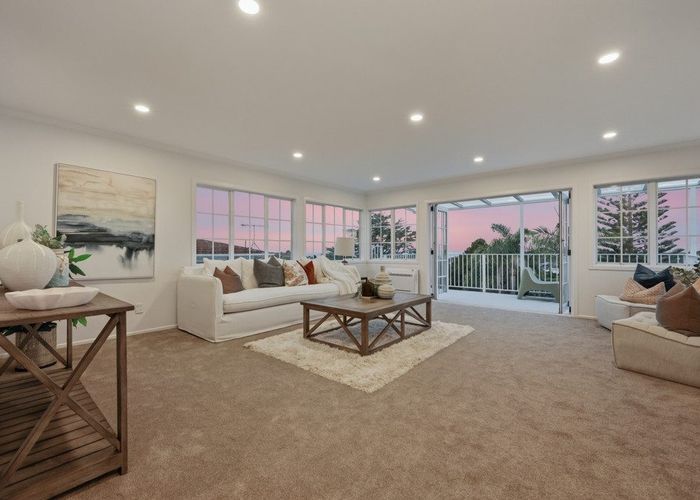  at 355 East Coast Road, Mairangi Bay, North Shore City, Auckland