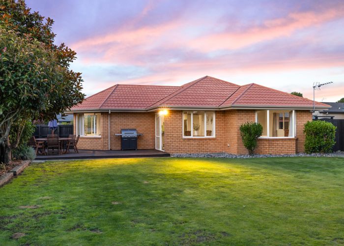  at 19 Ballymena Drive, Belfast, Christchurch