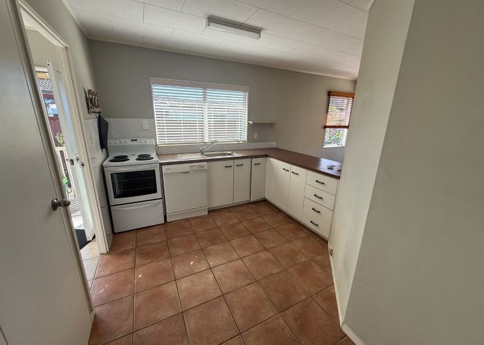  at 3 Rosemead Place, Randwick Park, Auckland