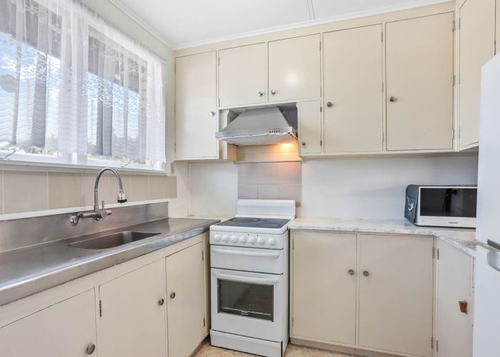  at 2/84 Portage Road, New Lynn, Waitakere City, Auckland