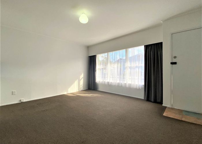  at 2/242 Onewa Road, Birkenhead, North Shore City, Auckland