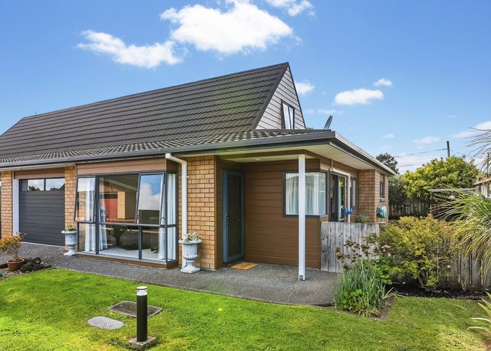  at 5/56 Larnoch Road, Henderson, Waitakere City, Auckland