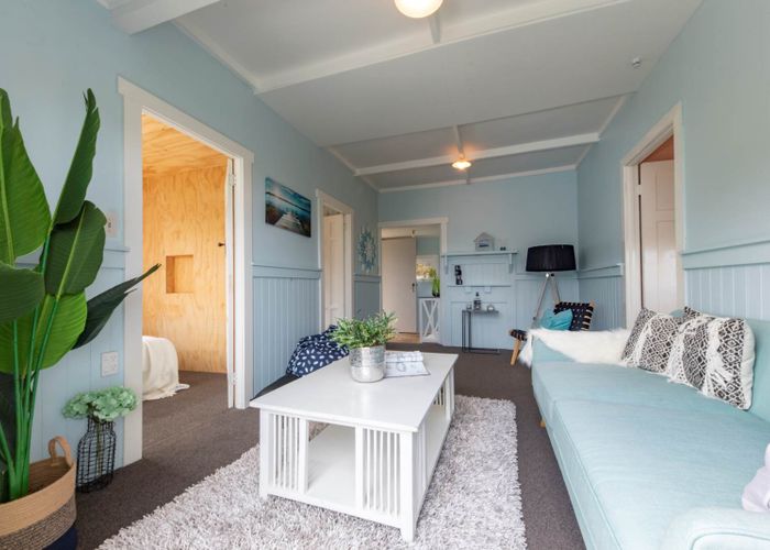  at 5 Glenesk Road, Piha