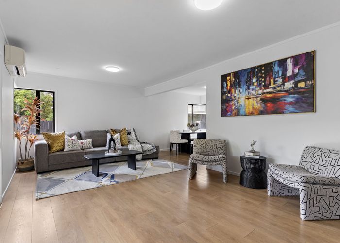  at 2/9 Wharf Road, Te Atatu Peninsula, Waitakere City, Auckland