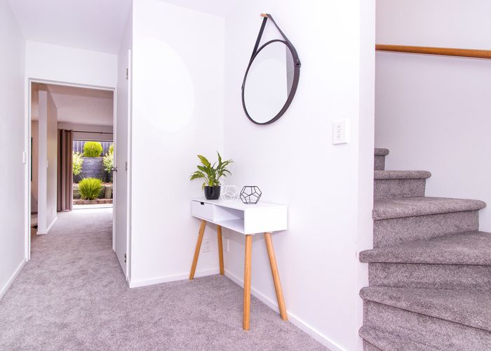  at 8/71 FERNHILL WAY, Oteha, Auckland