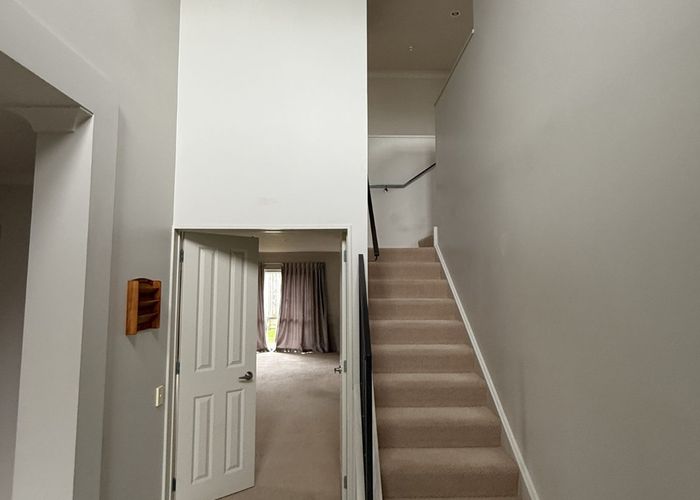  at 44 Baverstock Rd, Flat Bush, Manukau City, Auckland