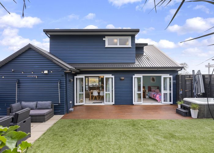  at 54 Waiohua Road, Greenlane, Auckland City, Auckland