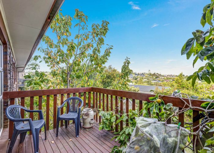  at 1/30 Ravenwood Drive, Forrest Hill, North Shore City, Auckland