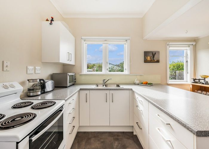  at 4 Nathan Avenue, Paraparaumu Beach, Kapiti Coast, Wellington