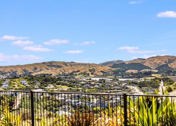  at 13 Canary Way, Whitby, Porirua