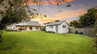  at 74 Ferry Parade, Herald Island, Auckland