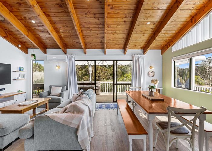  at 14 Redlands Grove, Swanson, Waitakere City, Auckland