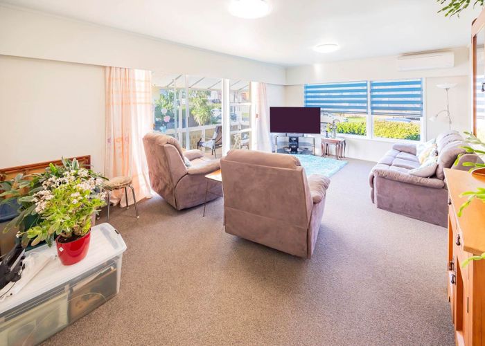  at 1/7 Eversleigh Road, Belmont, Auckland