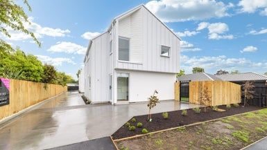  at 2/69 Wychbury Street, Spreydon, Christchurch