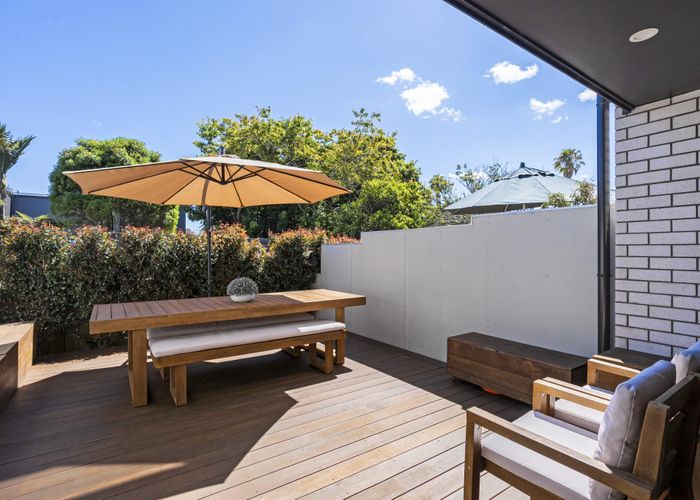  at 9 Manahi Lane, Panmure, Auckland