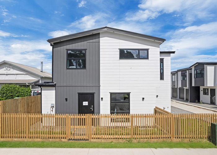  at 9-11 Albert Street, Otahuhu, Auckland City, Auckland