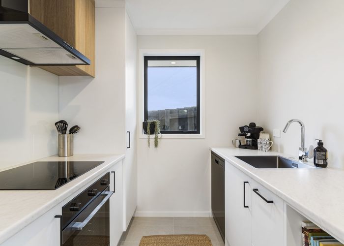  at 9A Hollinbrigg Place, Manurewa, Auckland