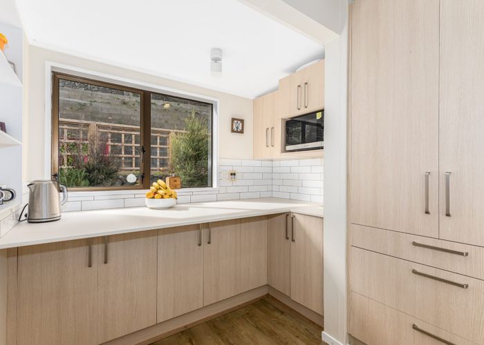  at 5 Meridian Way, Whitby, Porirua