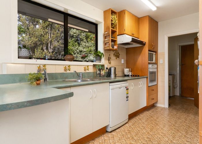  at 33 Martbern Crescent, Bishopdale, Christchurch City, Canterbury