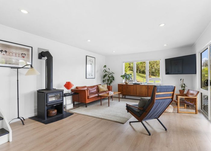  at 39 Island Bay Road, Beach Haven, Auckland