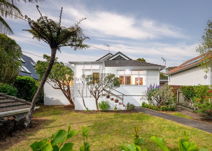  at 23 Friend Street, Karori, Wellington