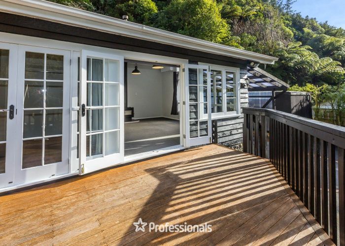  at 130 Pinehaven Road, Pinehaven, Upper Hutt, Wellington