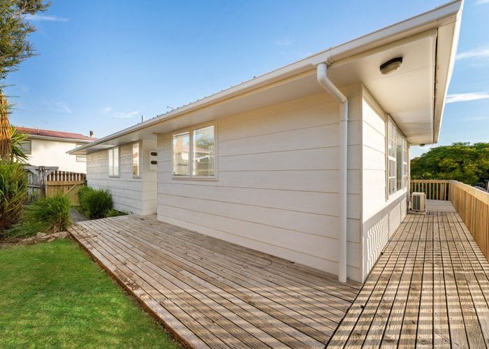  at 10 Hueglow Rise, West Harbour, Auckland