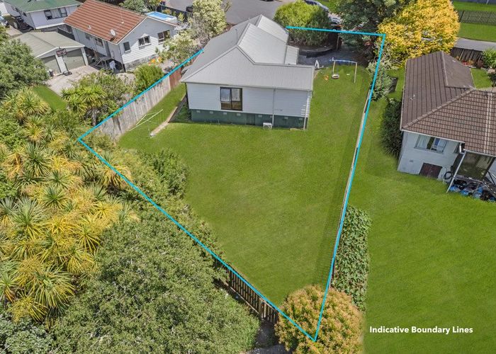  at 14 Mile Place, Henderson, Auckland