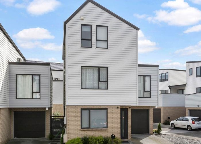  at 12 Koropiko Lane, Flat Bush, Auckland