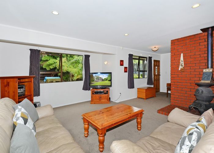  at 13 King Charles Drive, Kingsley Heights, Upper Hutt
