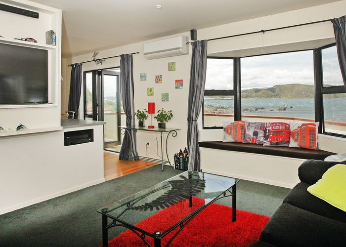  at 4/420 Queens Drive, Lyall Bay, Wellington