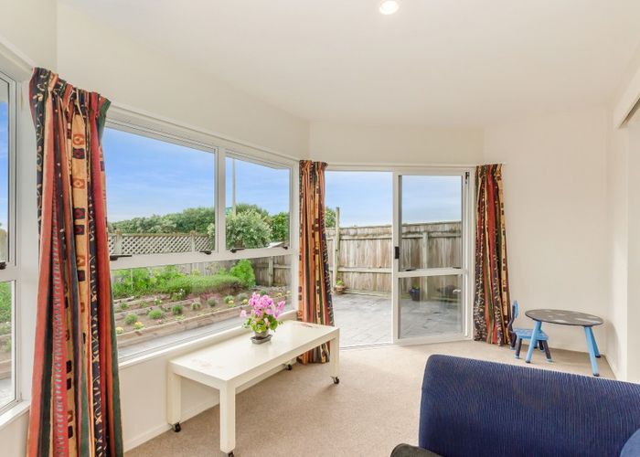  at 130 Field Way, Waikanae Beach, Waikanae